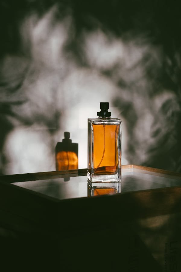 Découvrez les parfums ambrés : chaleur et sensualité à portée de main